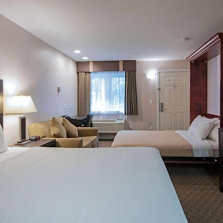 Travelodge By Wyndham Kamloops Mountview Exteriör bild