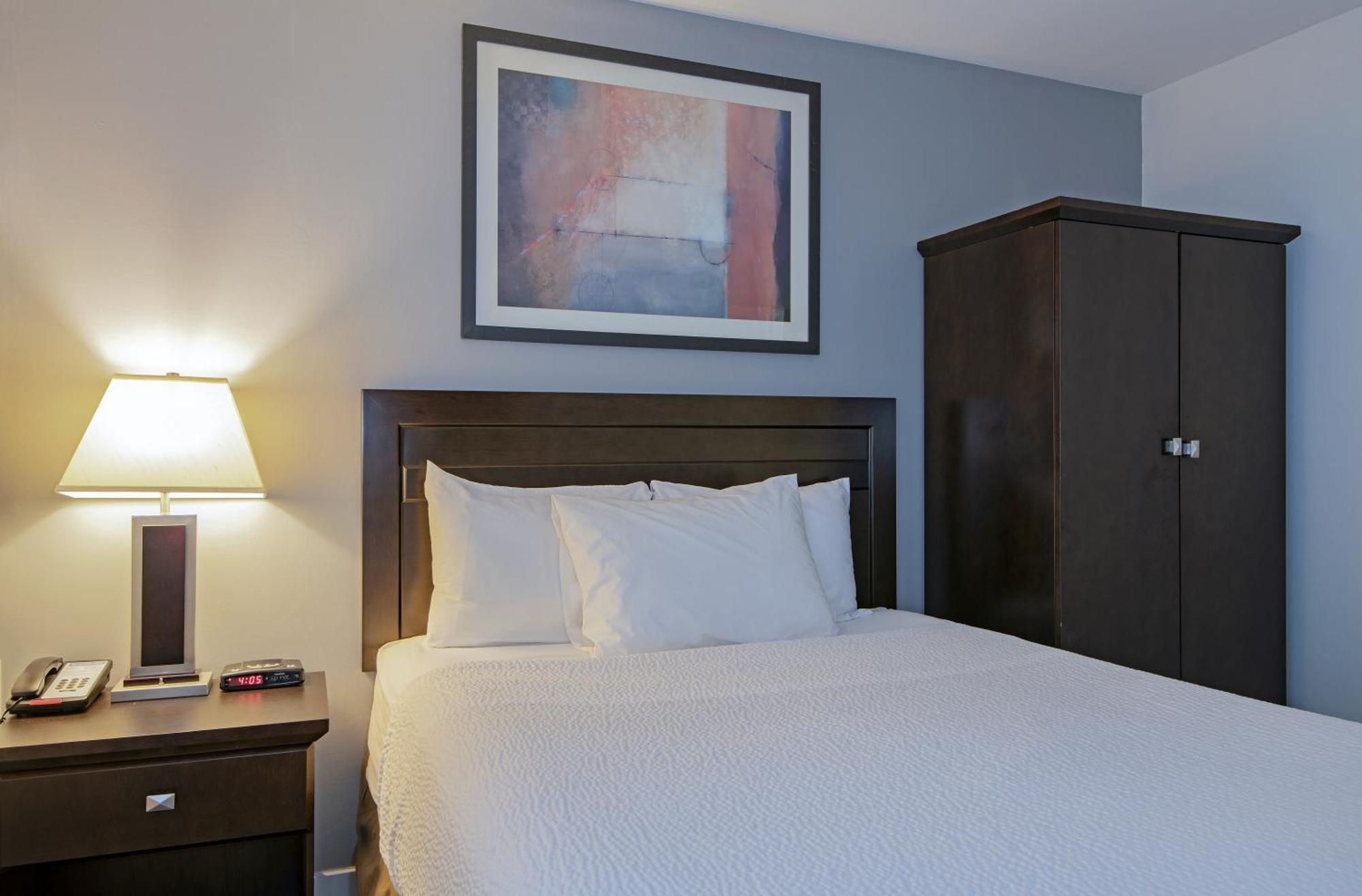 Travelodge By Wyndham Kamloops Mountview Exteriör bild