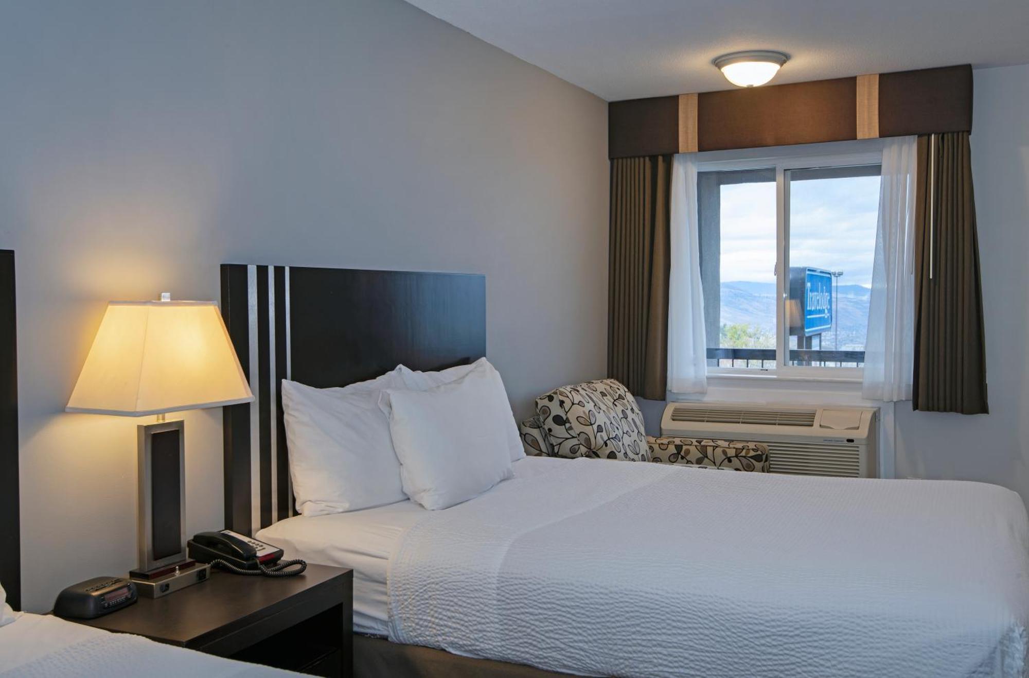 Travelodge By Wyndham Kamloops Mountview Exteriör bild