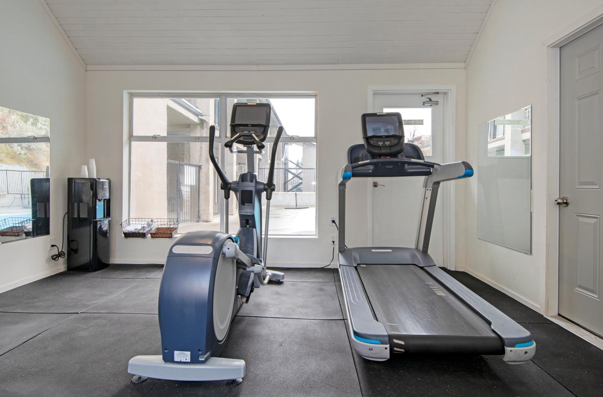 Travelodge By Wyndham Kamloops Mountview Exteriör bild