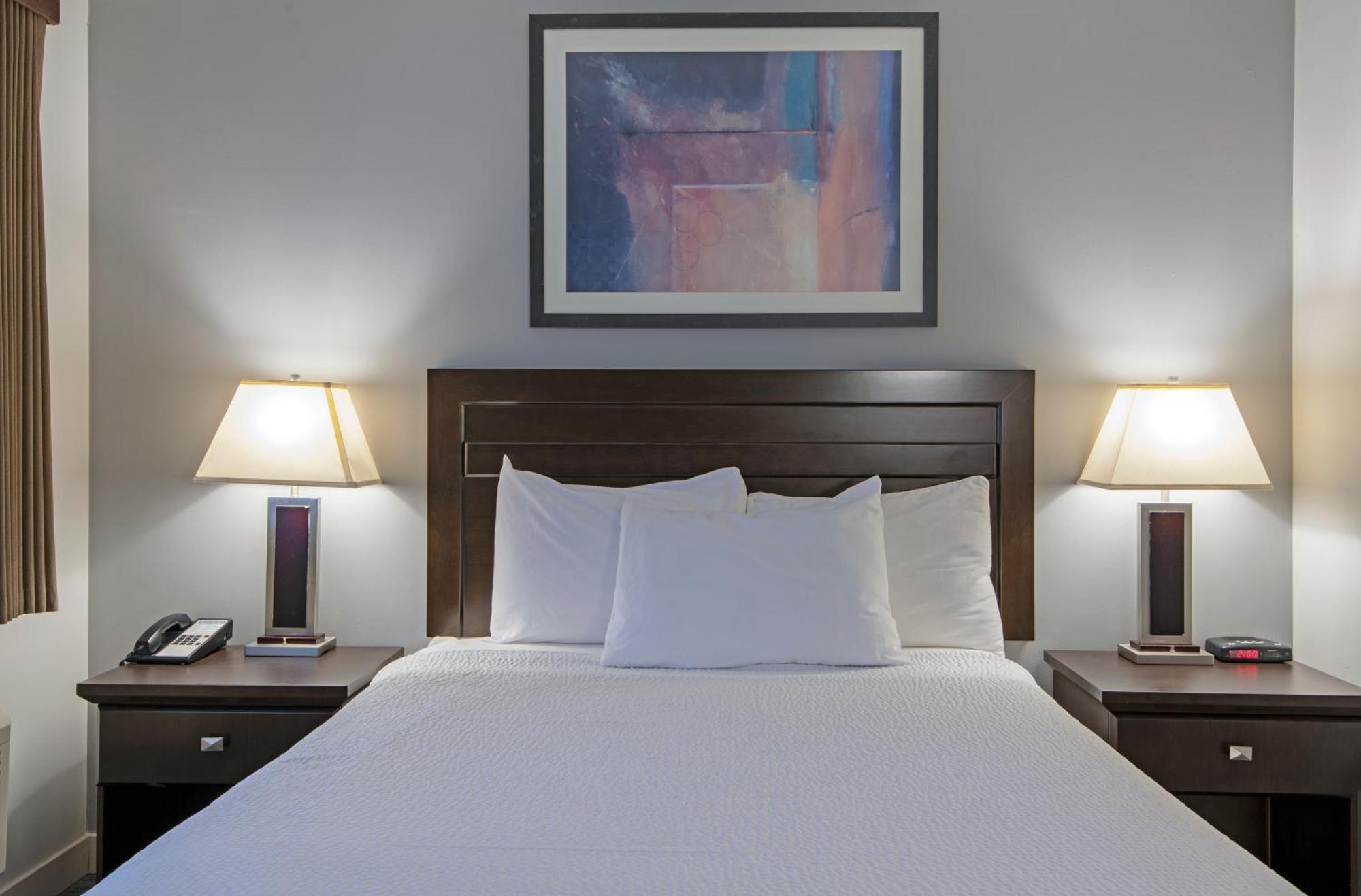 Travelodge By Wyndham Kamloops Mountview Exteriör bild