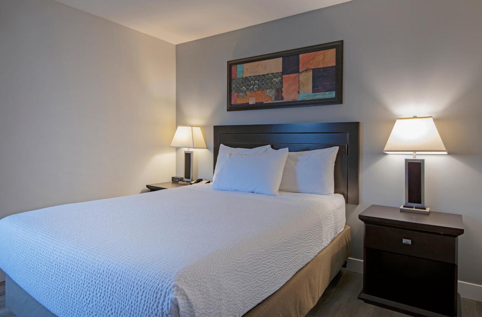 Travelodge By Wyndham Kamloops Mountview Exteriör bild