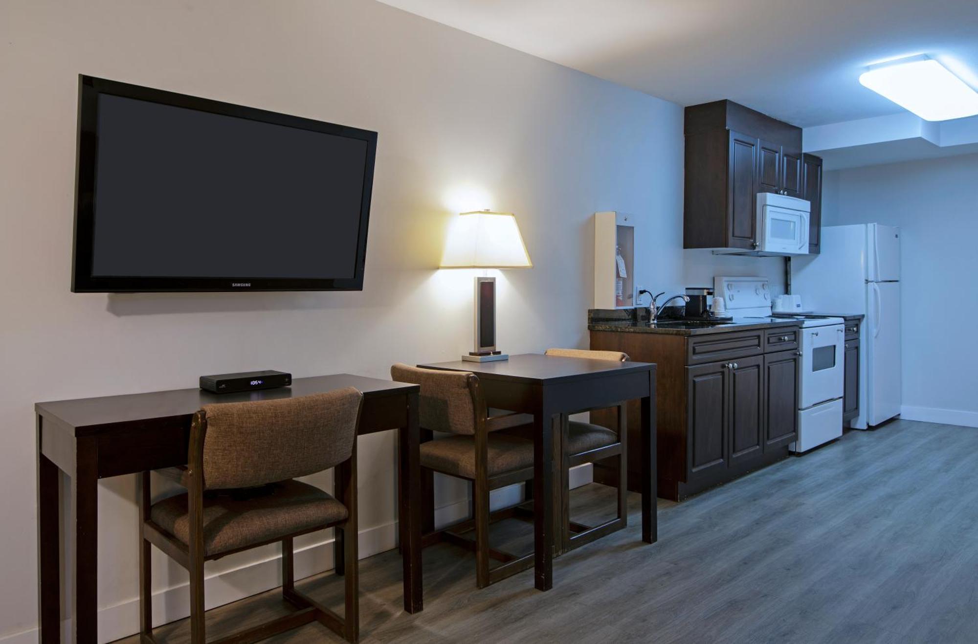 Travelodge By Wyndham Kamloops Mountview Exteriör bild