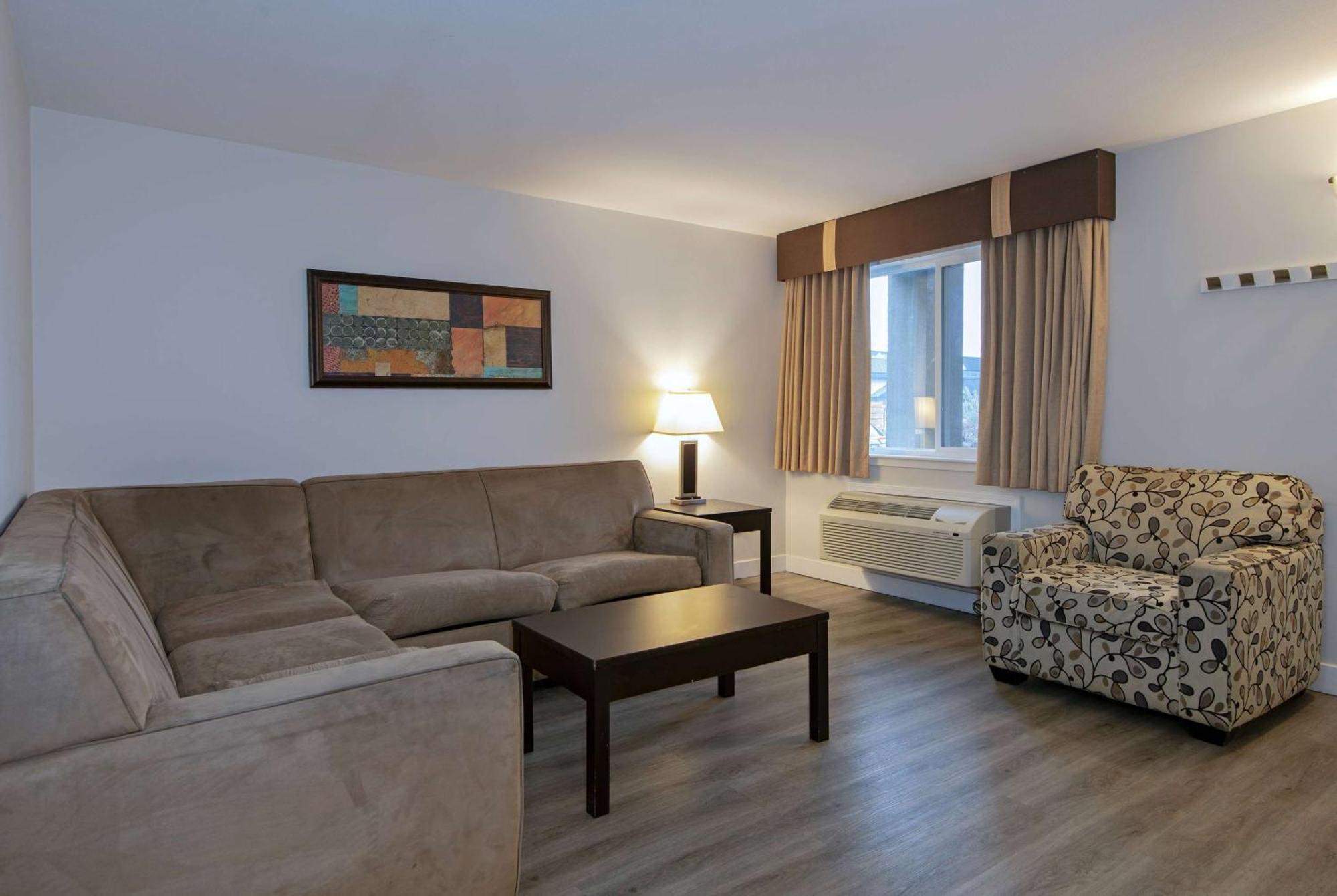 Travelodge By Wyndham Kamloops Mountview Exteriör bild