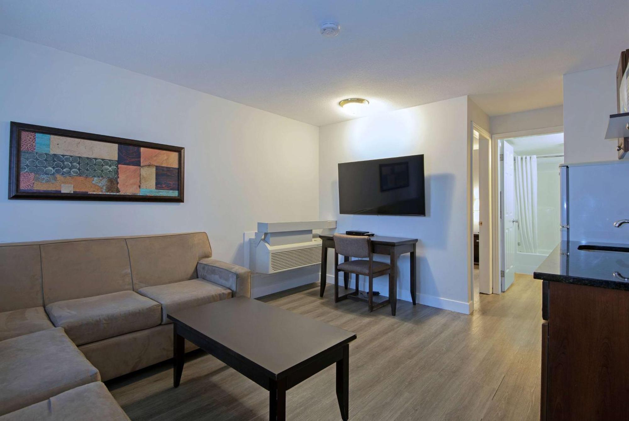 Travelodge By Wyndham Kamloops Mountview Exteriör bild