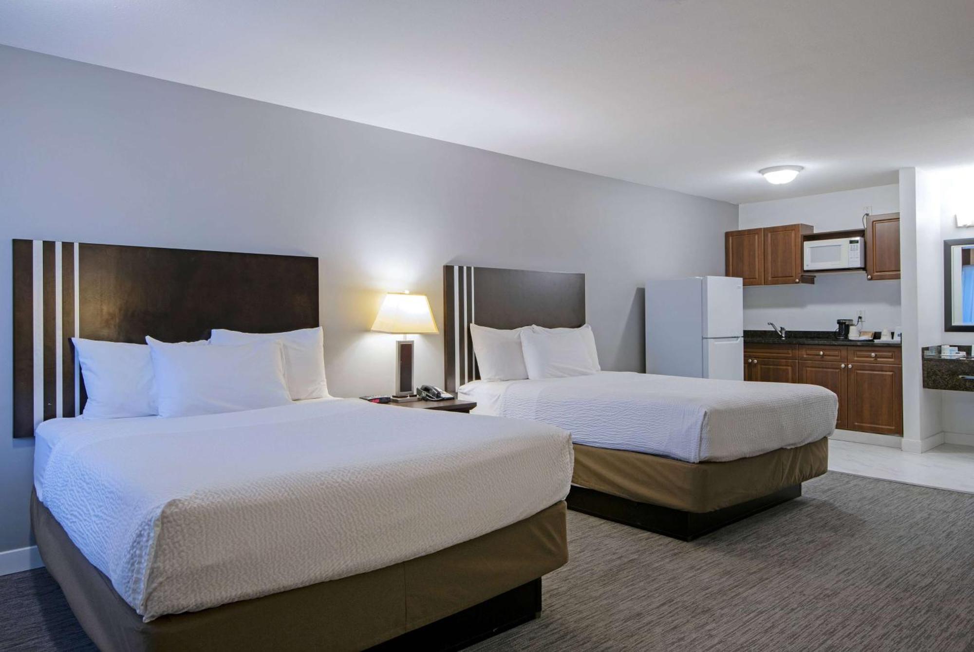Travelodge By Wyndham Kamloops Mountview Exteriör bild